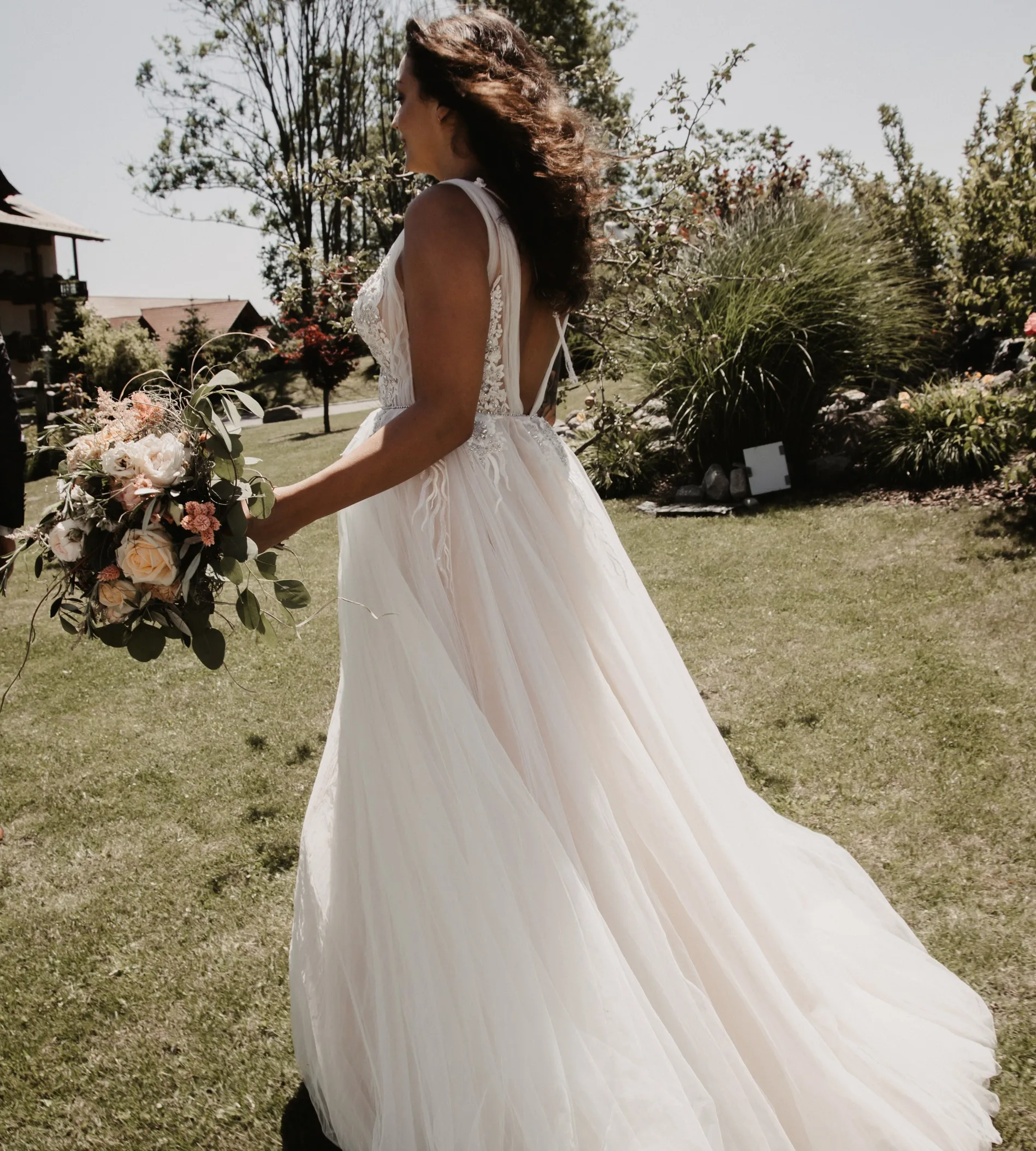 Tüllkleid in Bewegung - Brautkleid Trend 2026